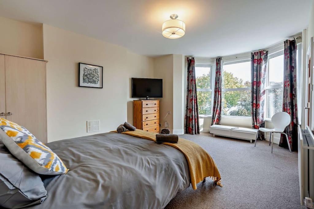 Dizzy Heights Swanage Sleeps 10 With Amazing Views Villa Kültér fotó