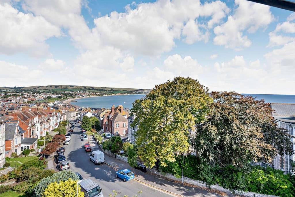 Dizzy Heights Swanage Sleeps 10 With Amazing Views Villa Kültér fotó